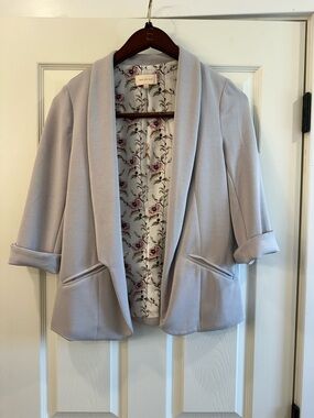 Skies Are Blue Light Gray Open-Front Shawl Collar Blazer